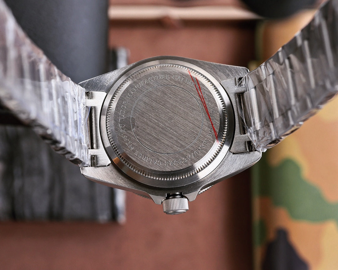 Black -Silver 904L Steel -Automatic - 42mm