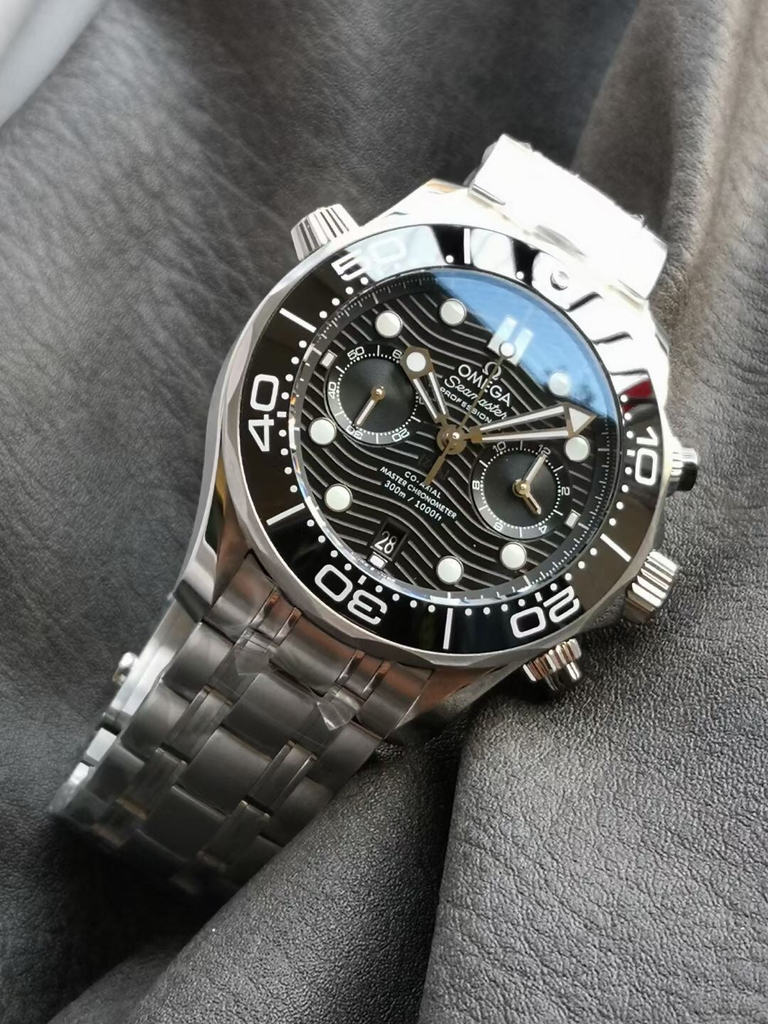Black Steel - Grey Steel - Quartz - Automatic - 42mm