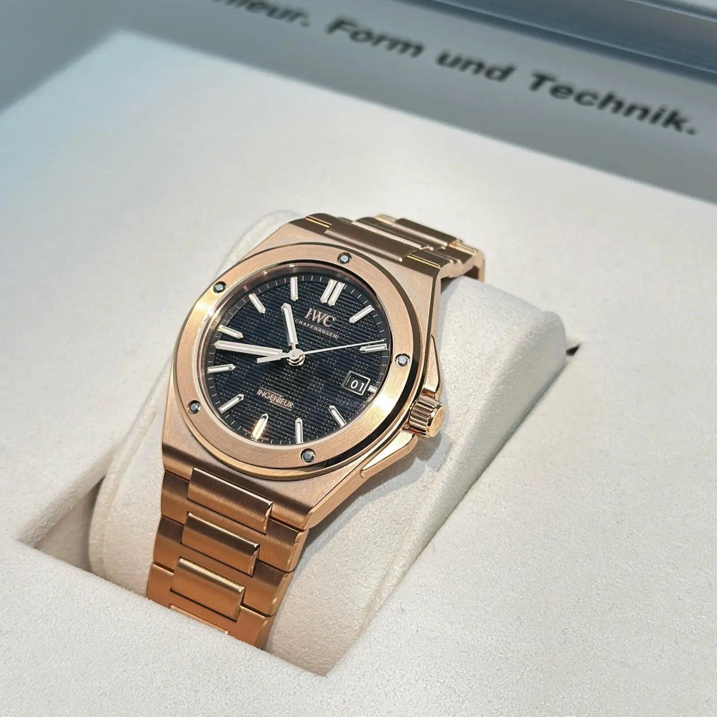 Yellow bezel - Black - 904L Steel - Automatic - 40mm